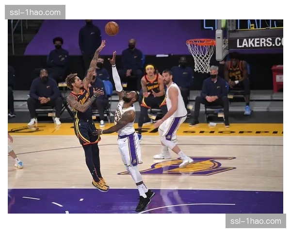 亚历山大三月5场30+3场40+ 收官阶段表现持续强势